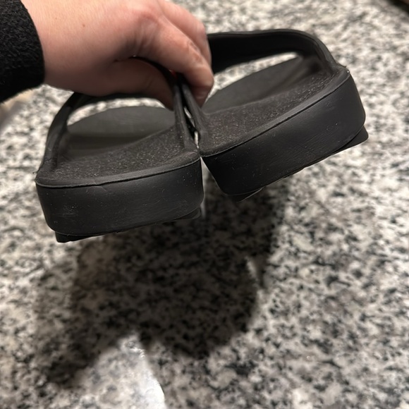 Oofos Ooahh Black Recovery Comfort
Sport Slide Sandals Shoes Women’s sz 7 - Picture 7 of 8